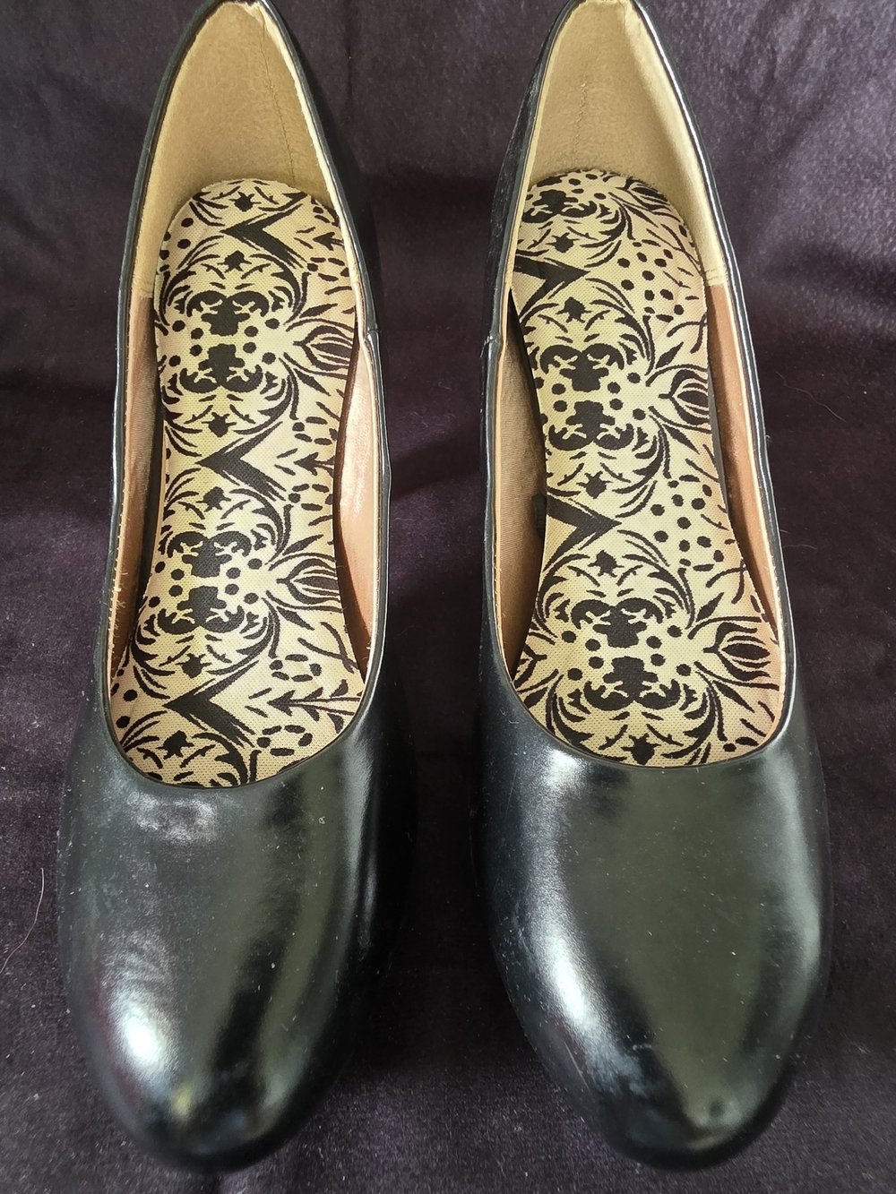 H&M Black Round-Toe Dress Pumps with Patterned Insole